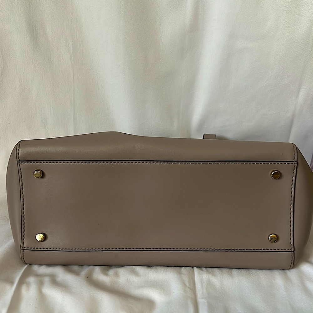Kate Spade Authentic Gorgeous Light Gray/Taupe Leather Bag Purse 🌺🌺 - Picture 7 of 16